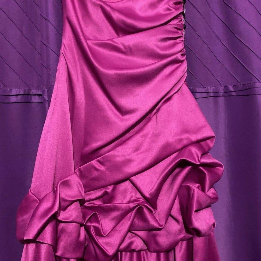 Dress - Picture 3 of 5